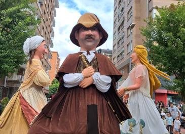 Galdakaoko jaietan Erraldoiak dantzan