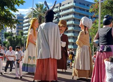 Sarrikon (Astigarraga plaza) Erraldoiak dantzan