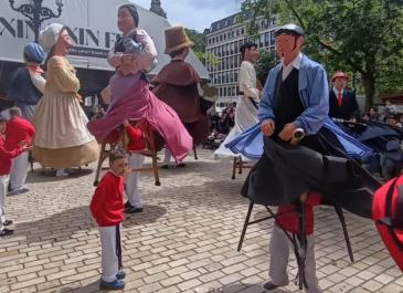 Txin txin Fest erraldoiak dantzan 