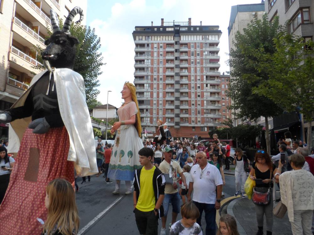 Galdakaon dantzan
