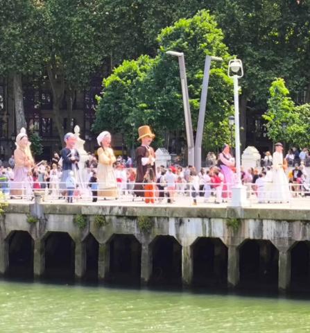 Bizkaiko Txakolin festan erraldoiak datzatzen