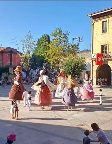 Elorrion erraldoiak dantzan